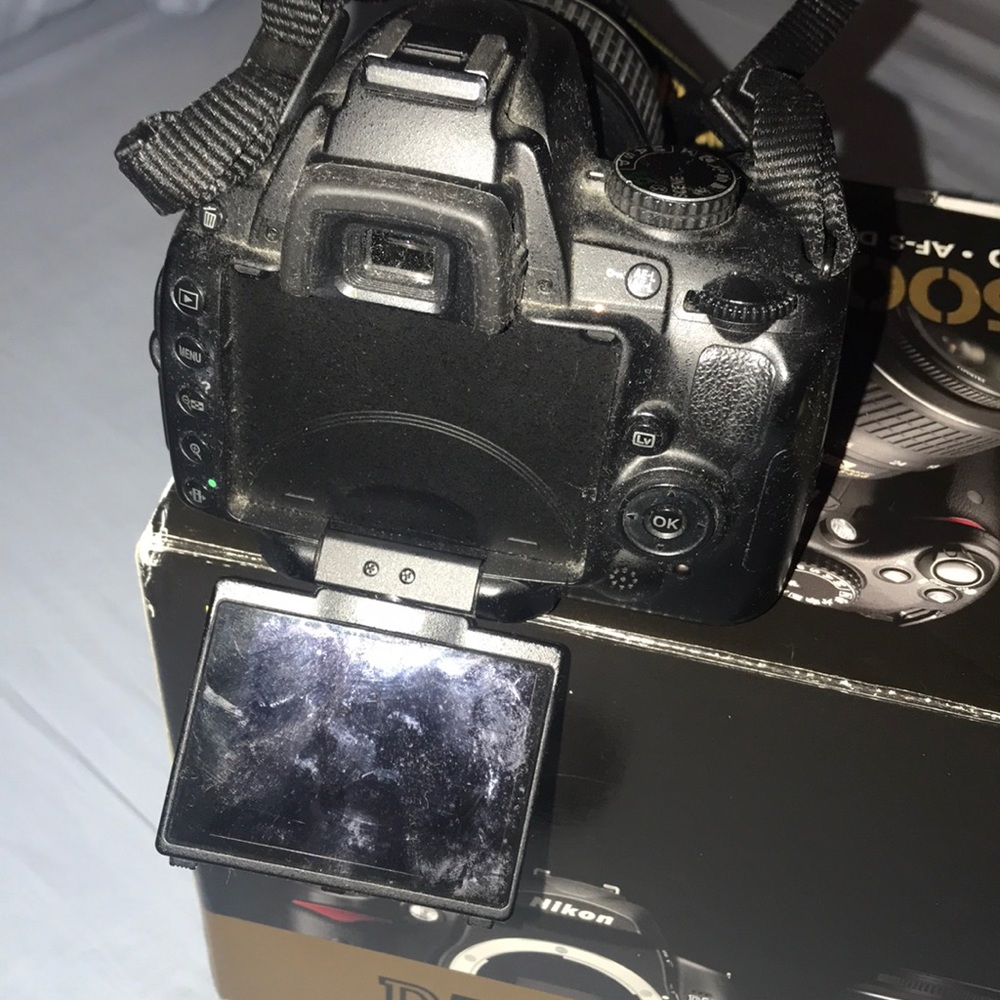Used SLR Nikon camera - Picture 3 of 7